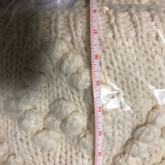 Knitted sweater with heart pom poms ❤️ - Picture 5 of 5